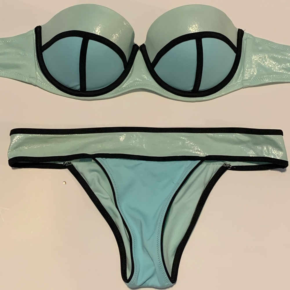 Victoria’s Secret 36C / medium  bikini